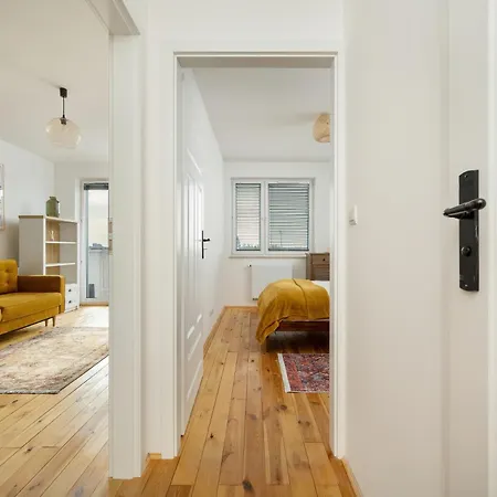 Miedziana Stylish & Cosy With Balcony By Renters