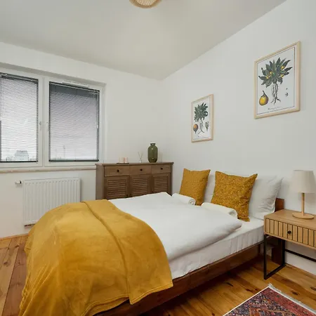 Miedziana Stylish & Cosy With Balcony By Renters