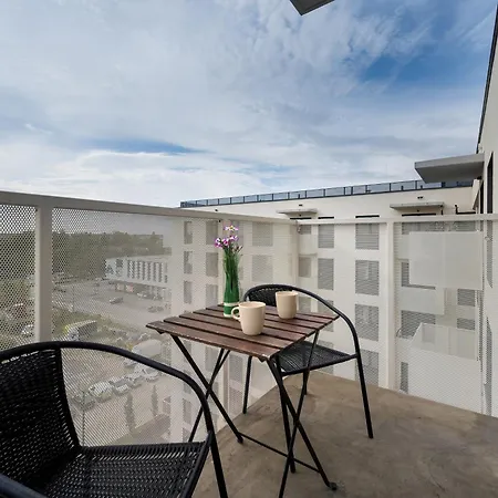 Miedziana Stylish & Cosy With Balcony By Renters Lägenhet *