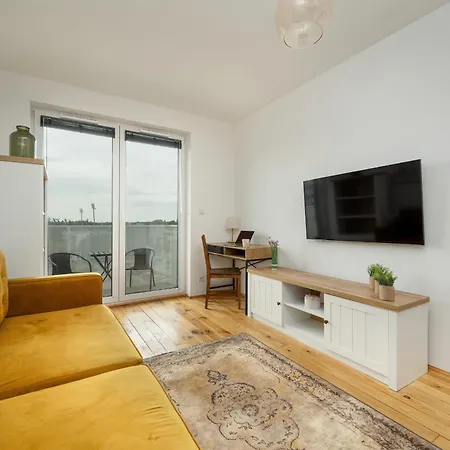 Miedziana Stylish & Cosy With Balcony By Renters Appartamento *