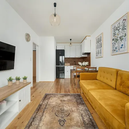 Appartamento Miedziana Stylish & Cosy With Balcony By Renters *